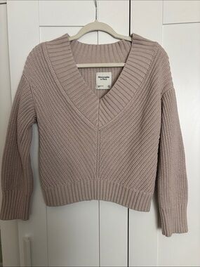 Abercrombie & Fitch Women's V-Neck Blush Knit Sweater